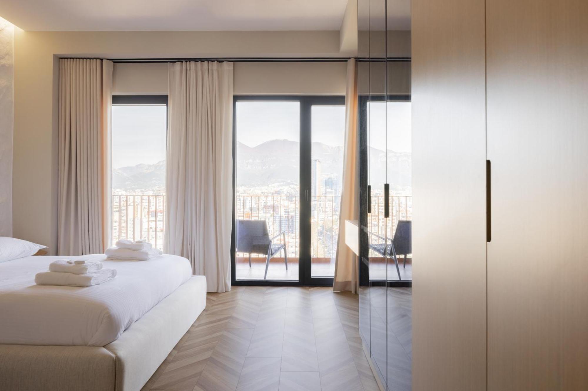 Square Inn Garden Aparthotel 티라나 외부 사진