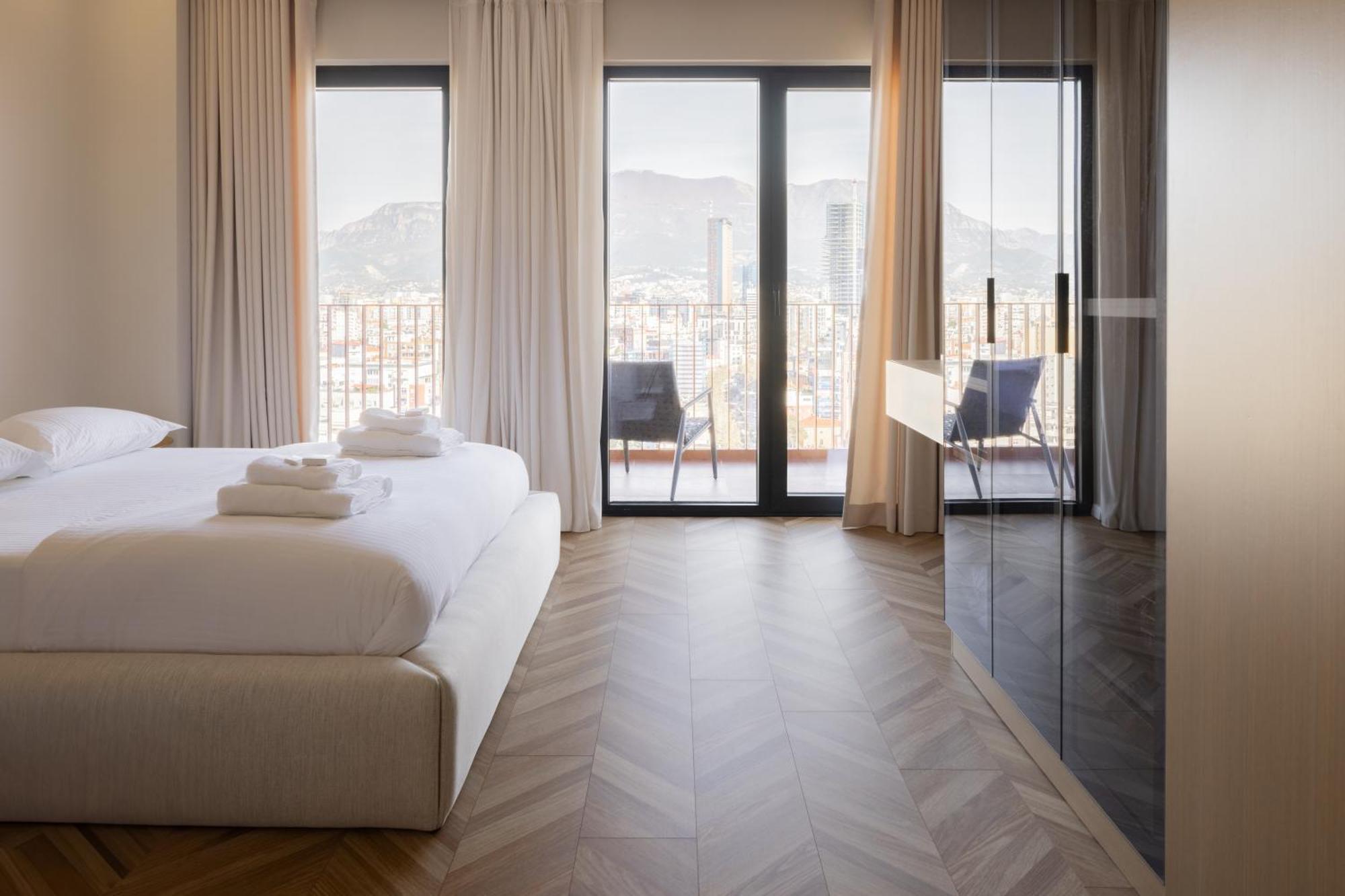 Square Inn Garden Aparthotel 티라나 외부 사진
