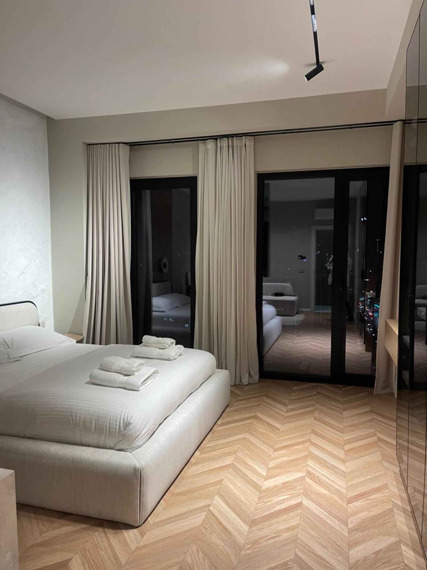 Square Inn Garden Aparthotel 티라나 외부 사진
