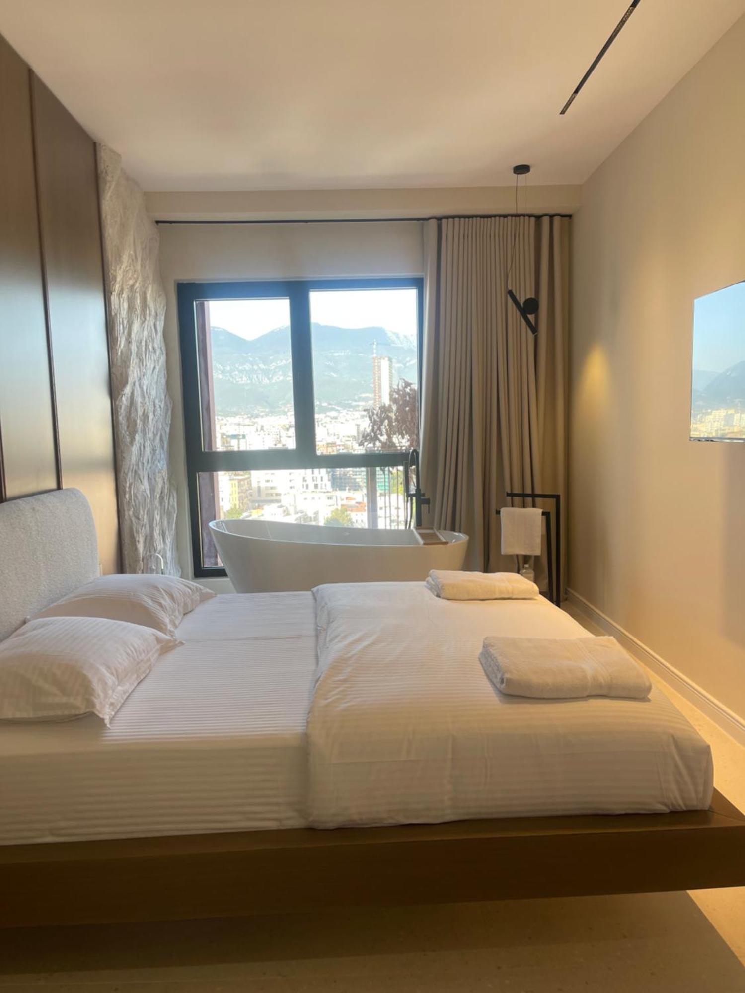 Square Inn Garden Aparthotel 티라나 외부 사진