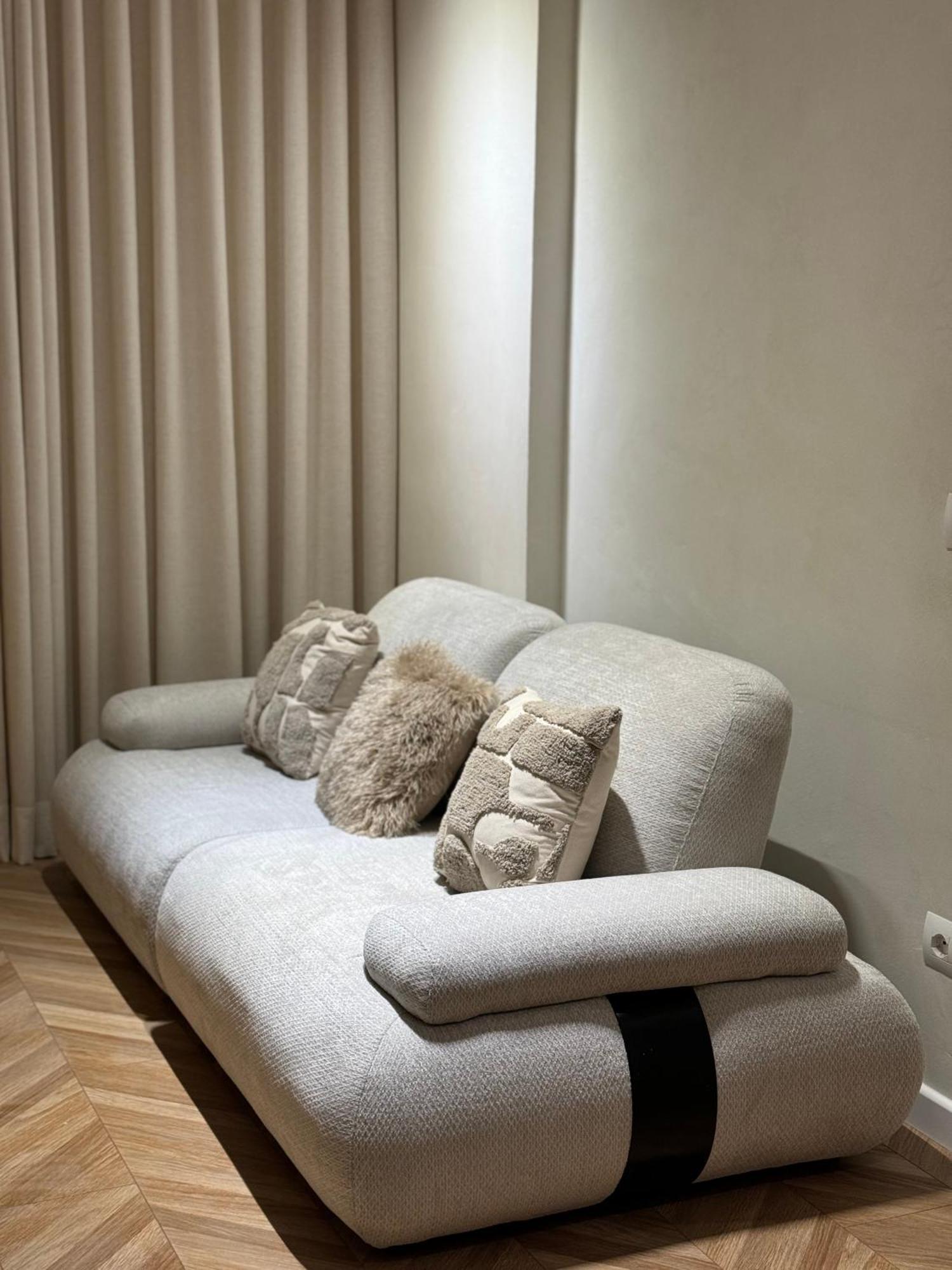 Square Inn Garden Aparthotel 티라나 외부 사진