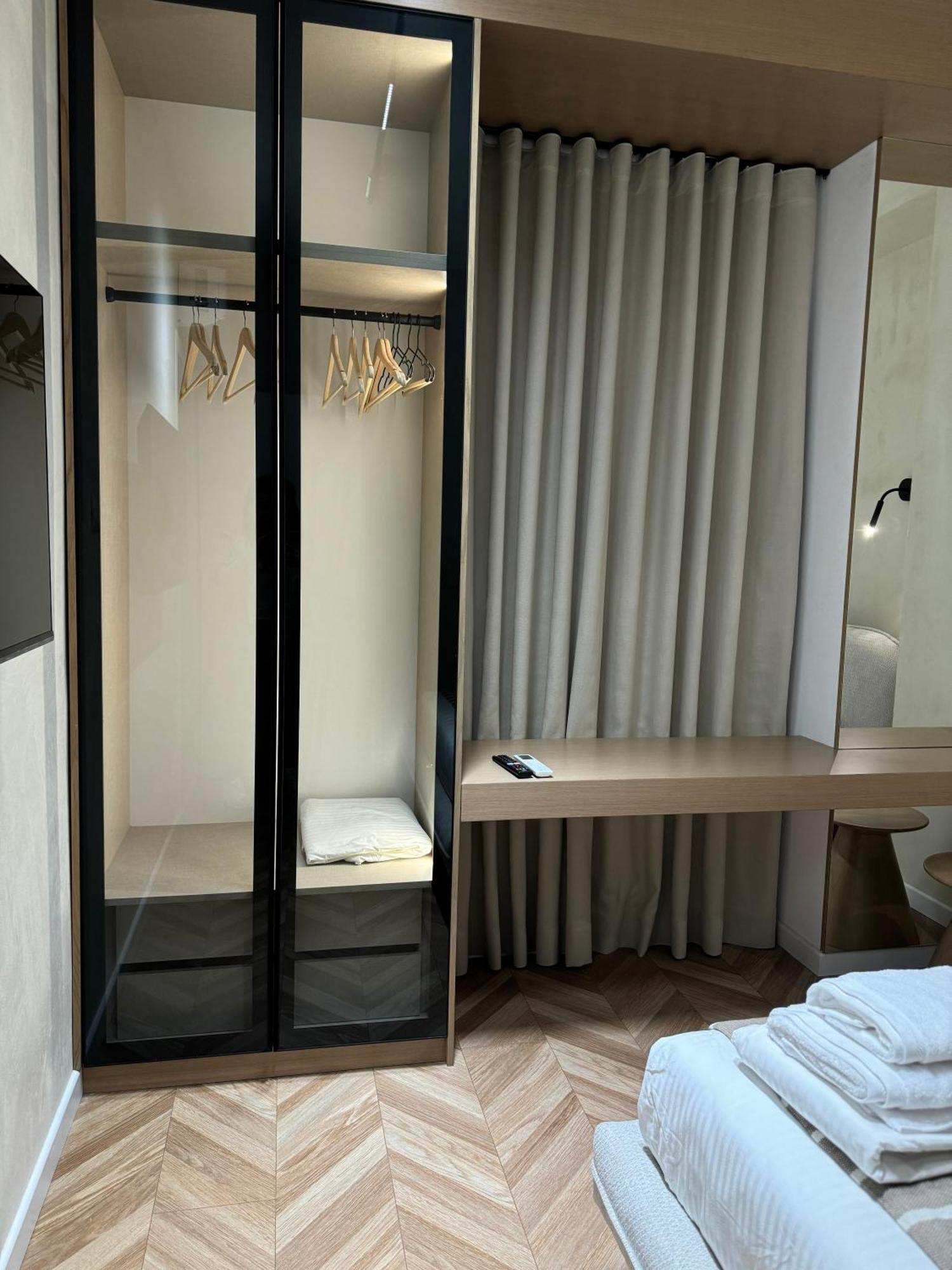 Square Inn Garden Aparthotel 티라나 외부 사진