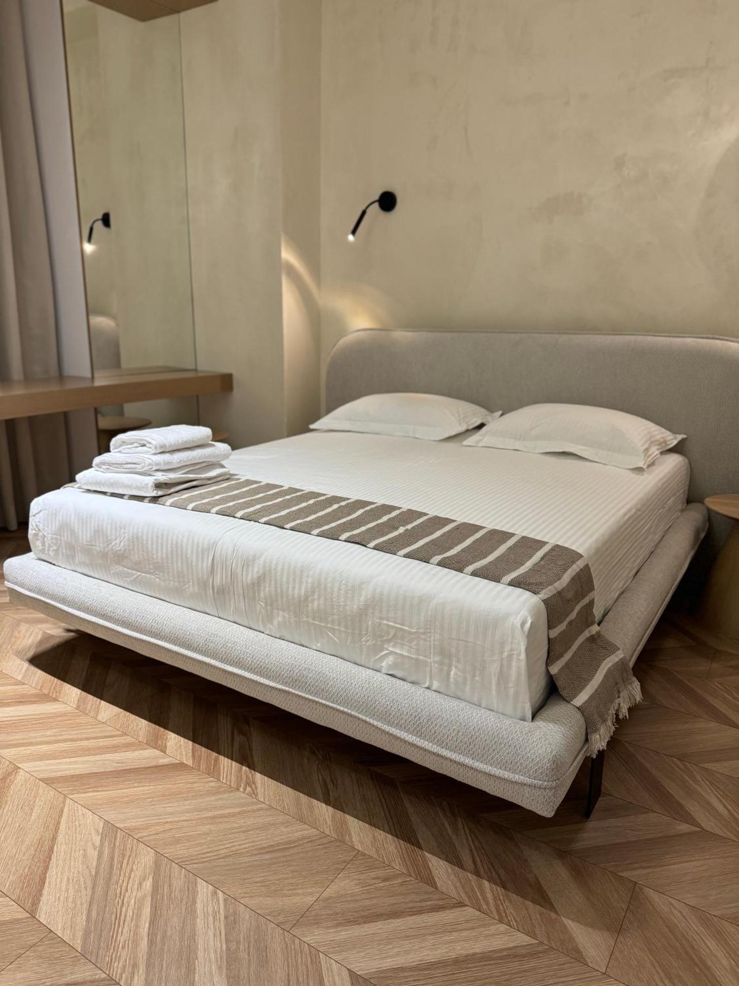 Square Inn Garden Aparthotel 티라나 외부 사진