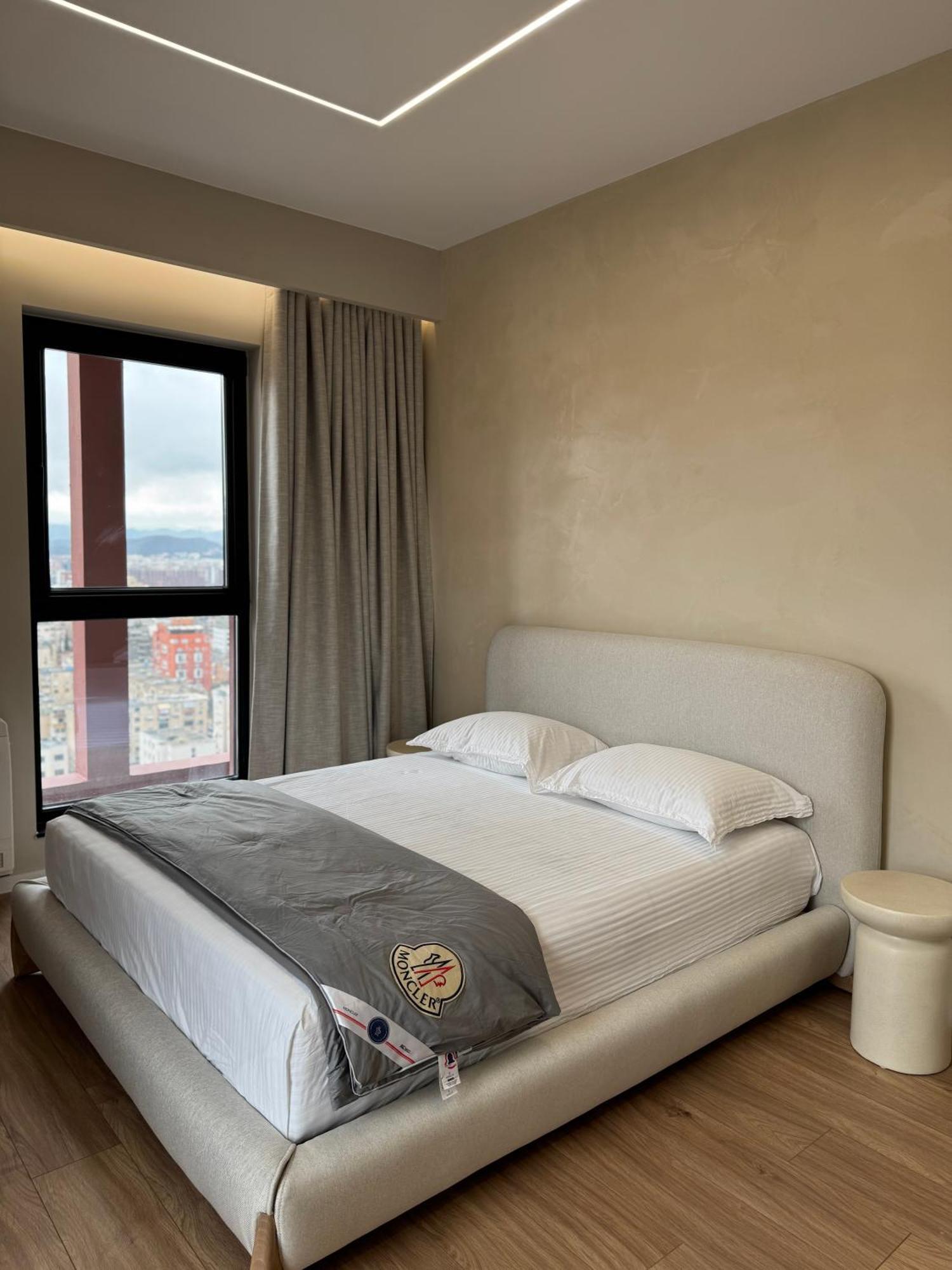 Square Inn Garden Aparthotel 티라나 외부 사진