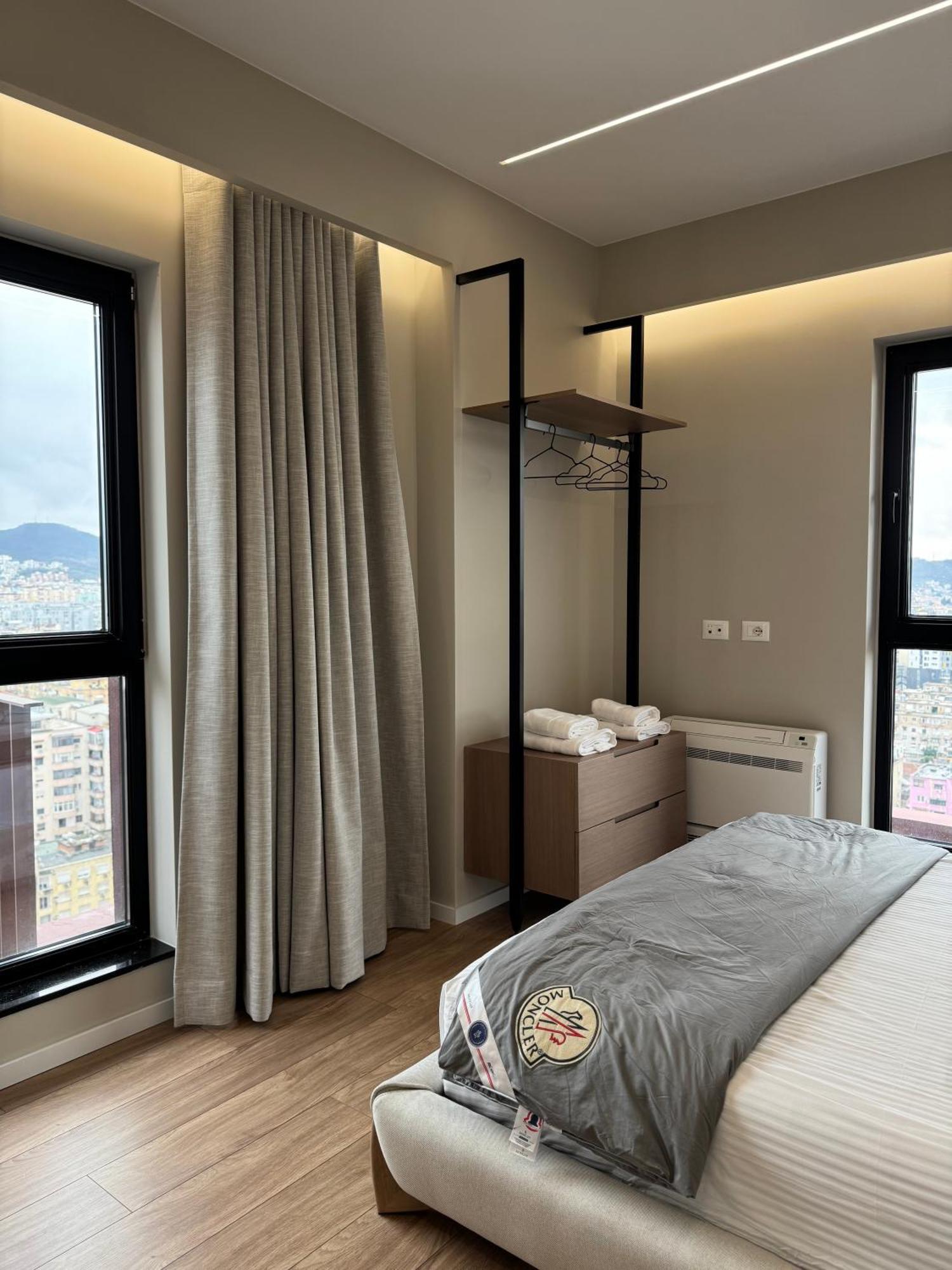 Square Inn Garden Aparthotel 티라나 외부 사진