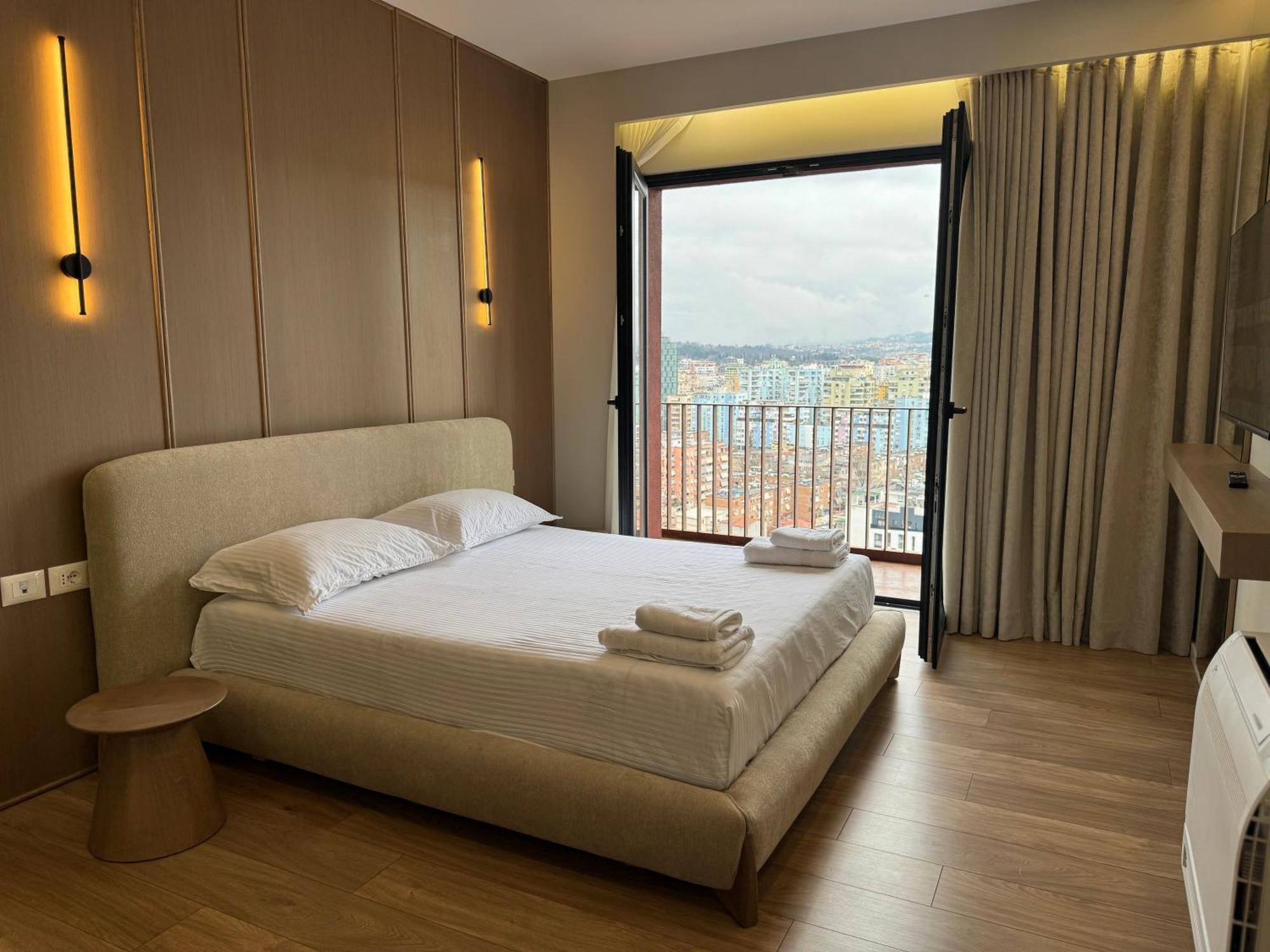 Square Inn Garden Aparthotel 티라나 외부 사진