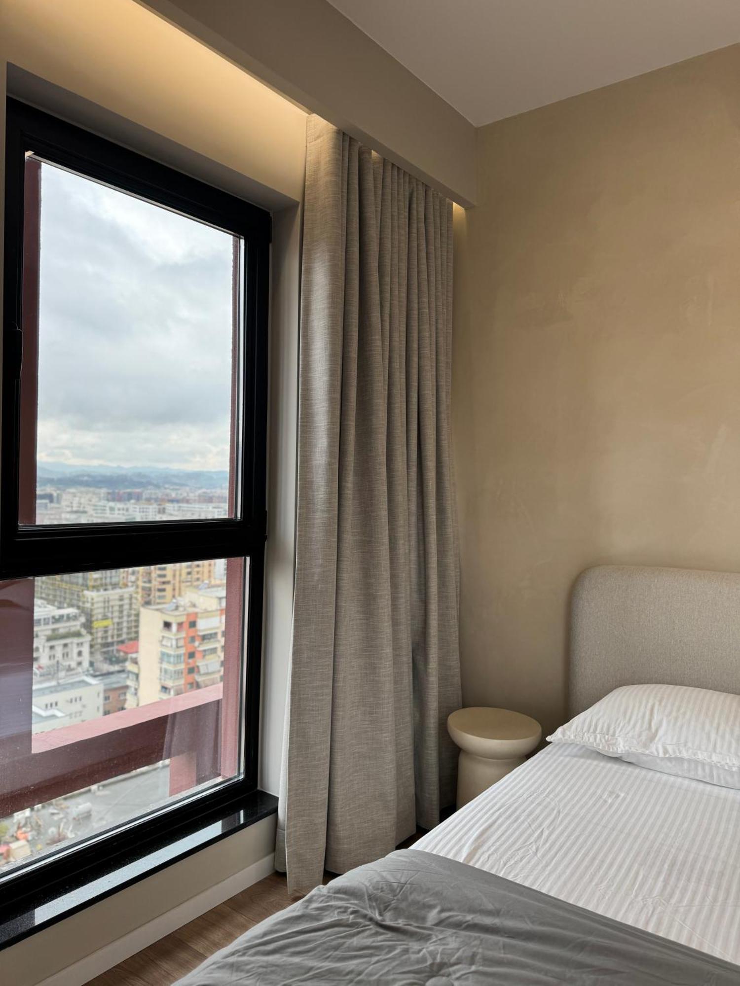 Square Inn Garden Aparthotel 티라나 외부 사진