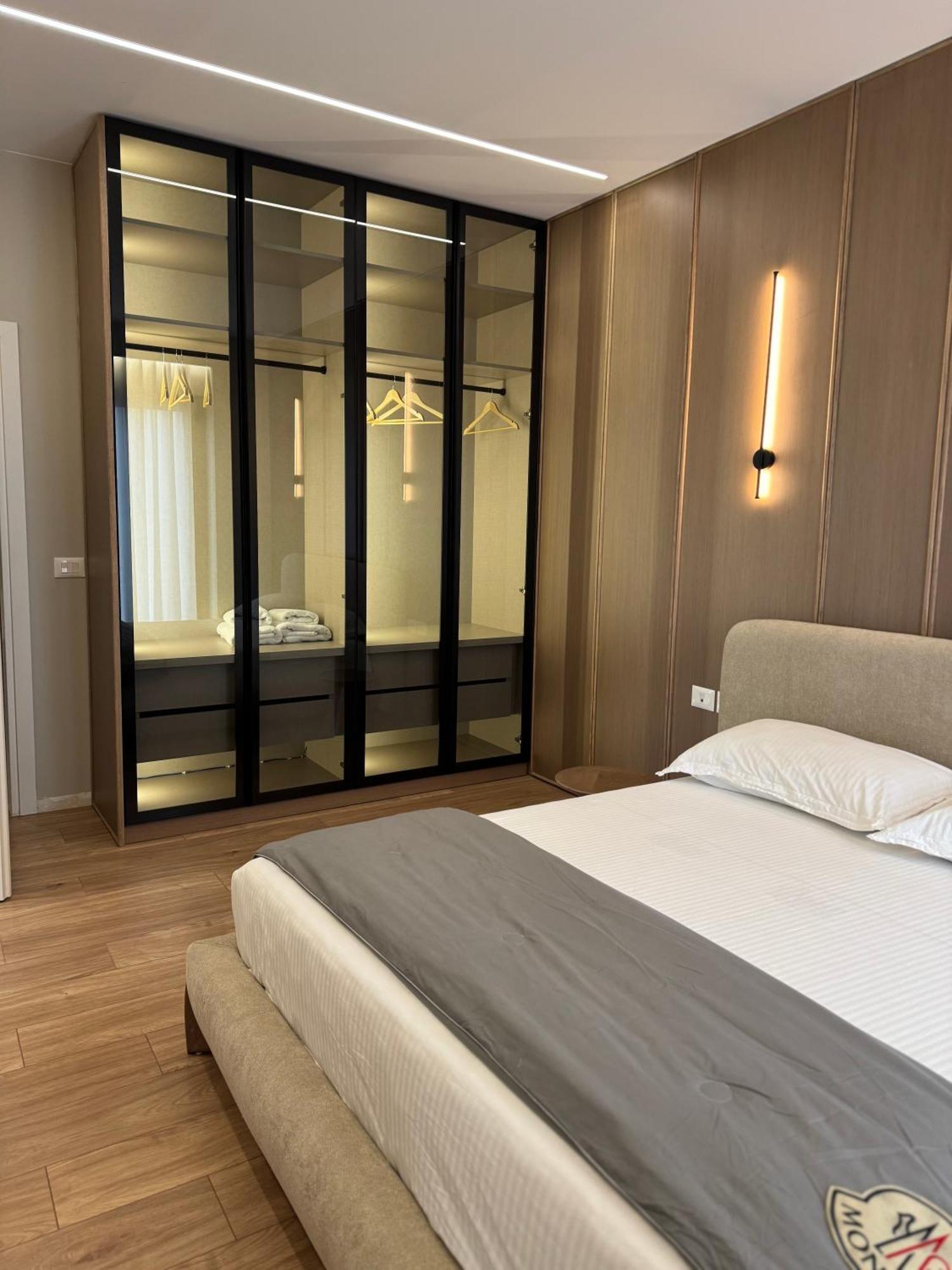 Square Inn Garden Aparthotel 티라나 외부 사진