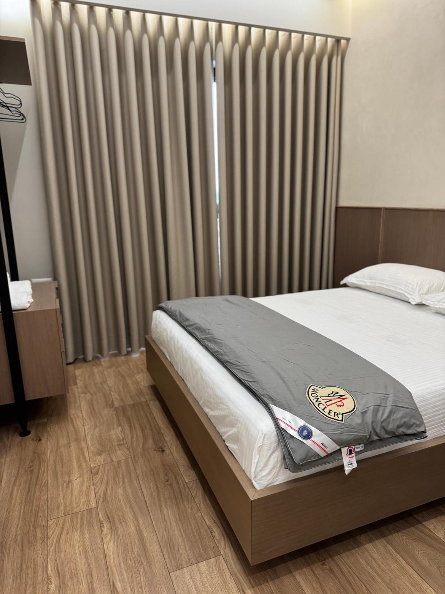 Square Inn Garden Aparthotel 티라나 외부 사진